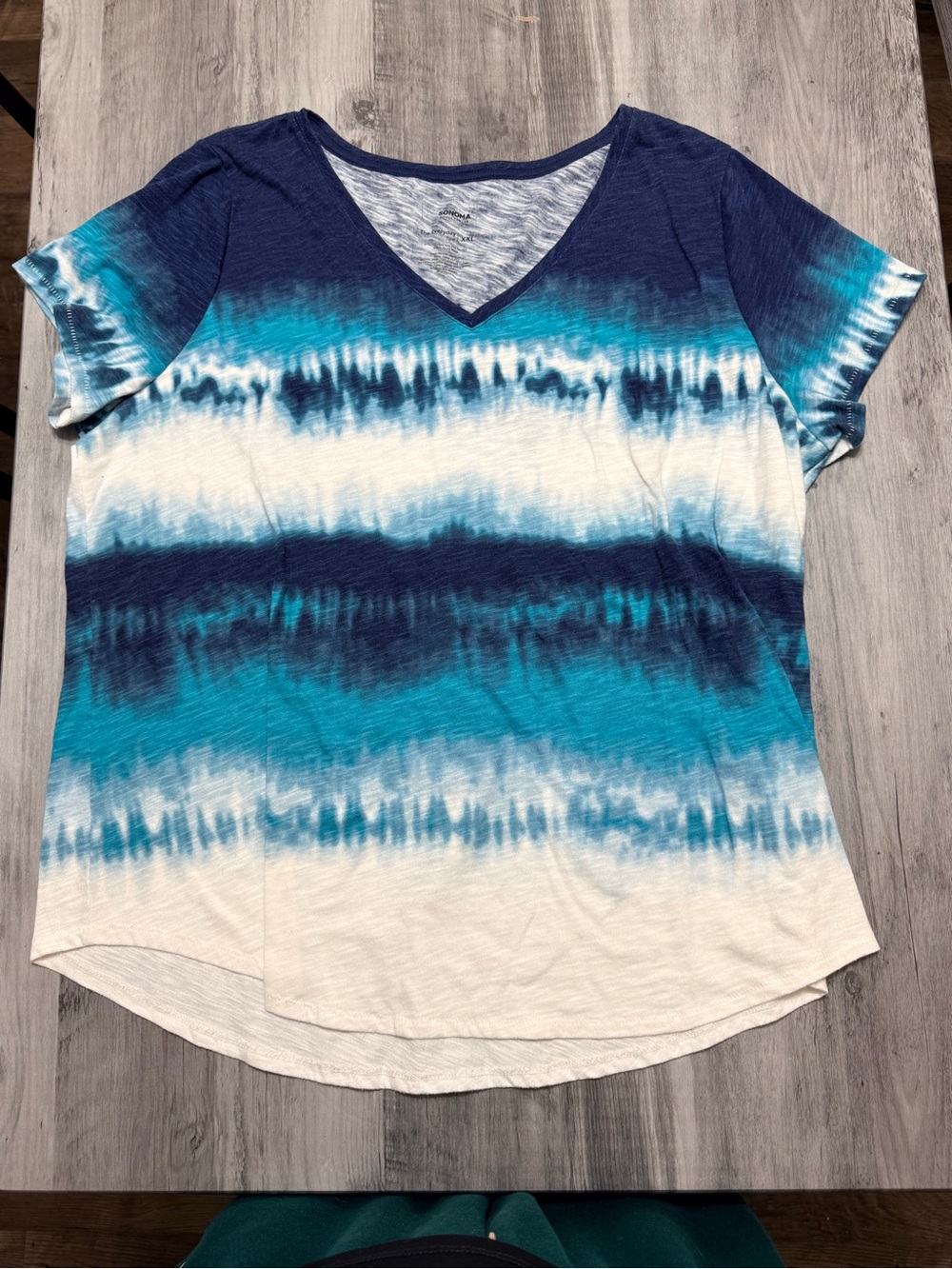 Sonoma V-Neck Short Sleeve Tee in Teal, Navy and White
